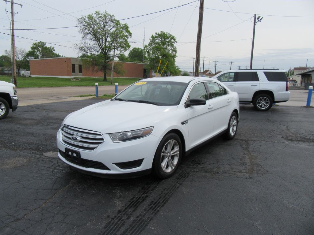 2015 Ford Taurus Image 1