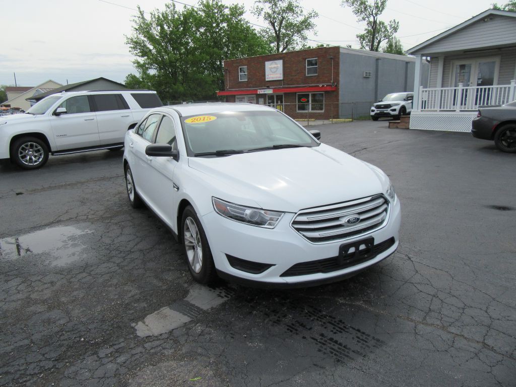 2015 Ford Taurus Image 3