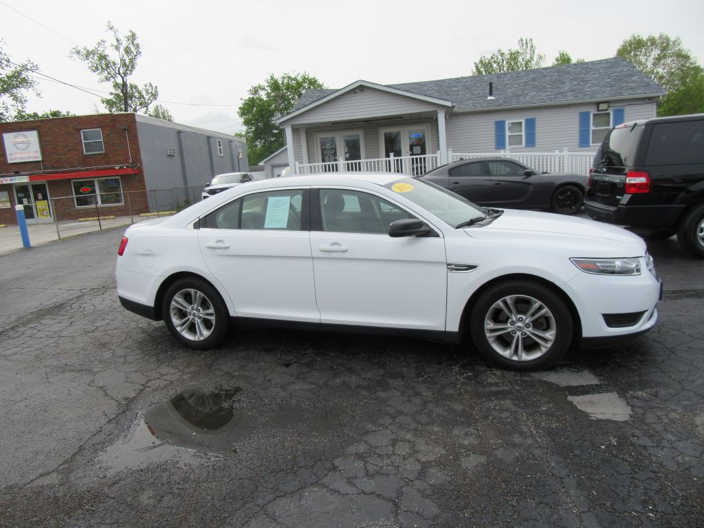 2015 Ford Taurus Image 4