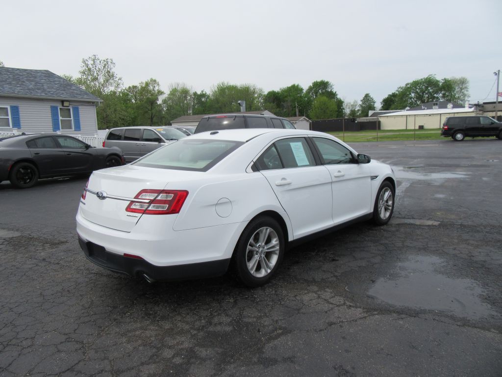 2015 Ford Taurus Image 5