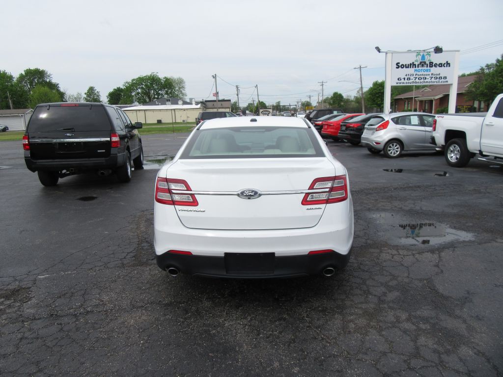 2015 Ford Taurus Image 6