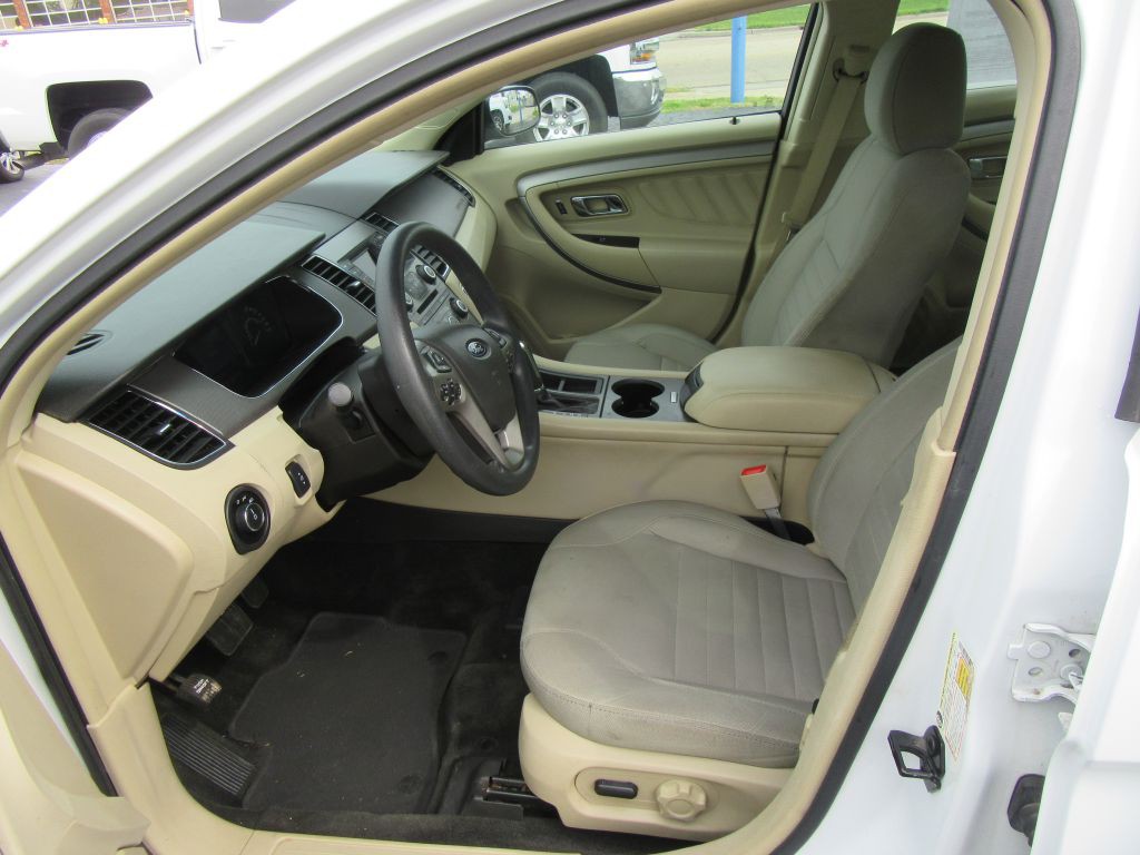 2015 Ford Taurus Image 9