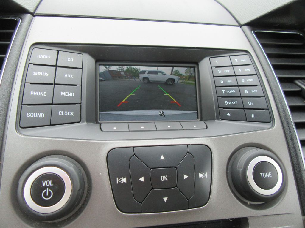 2015 Ford Taurus Image 16