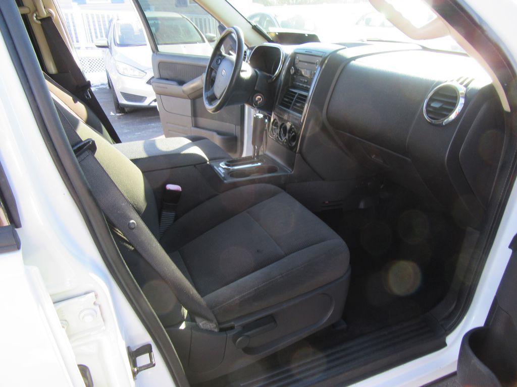 2010 Ford Explorer Image 13