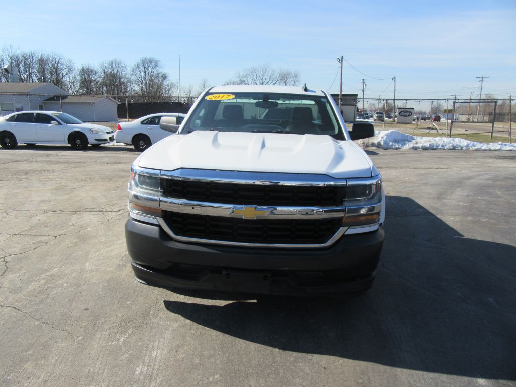 2017 Chevrolet Silverado 1500 Image 2