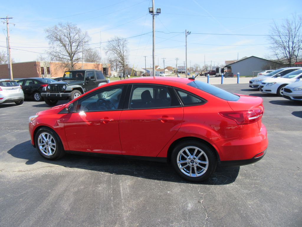 2017 Ford Focus Image 8