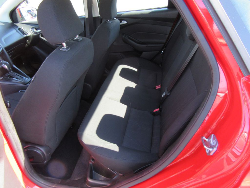 2017 Ford Focus Image 10