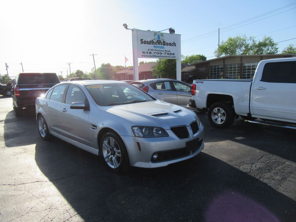 2009 Pontiac G8 Image 1