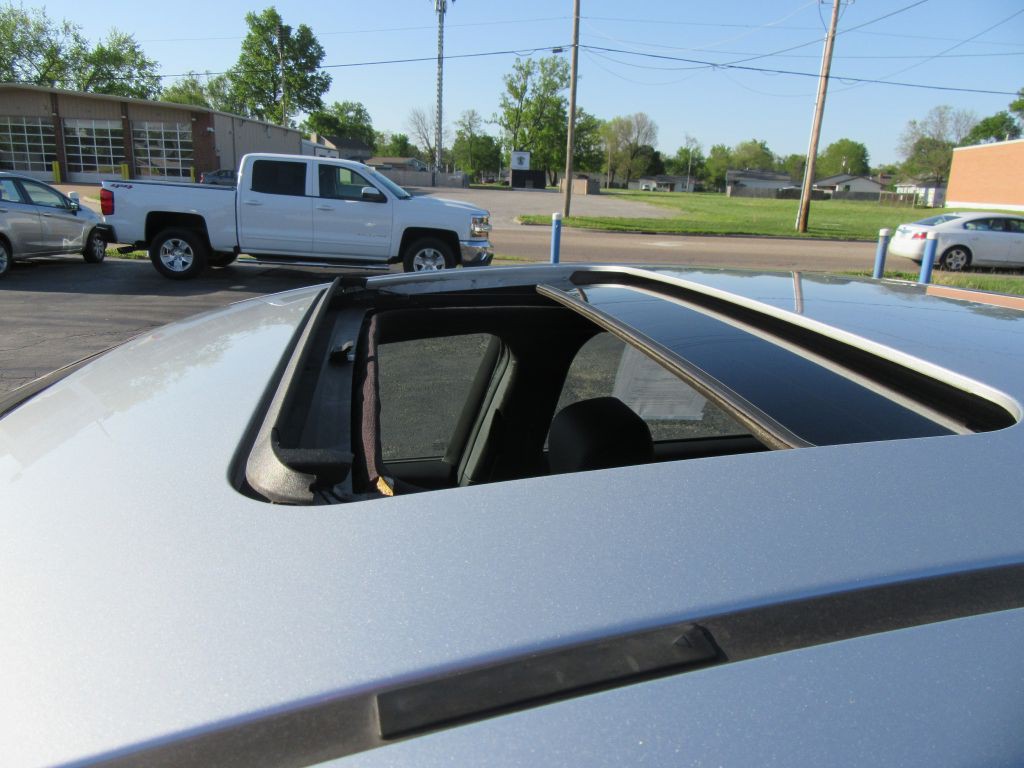 2009 Pontiac G8 Image 5