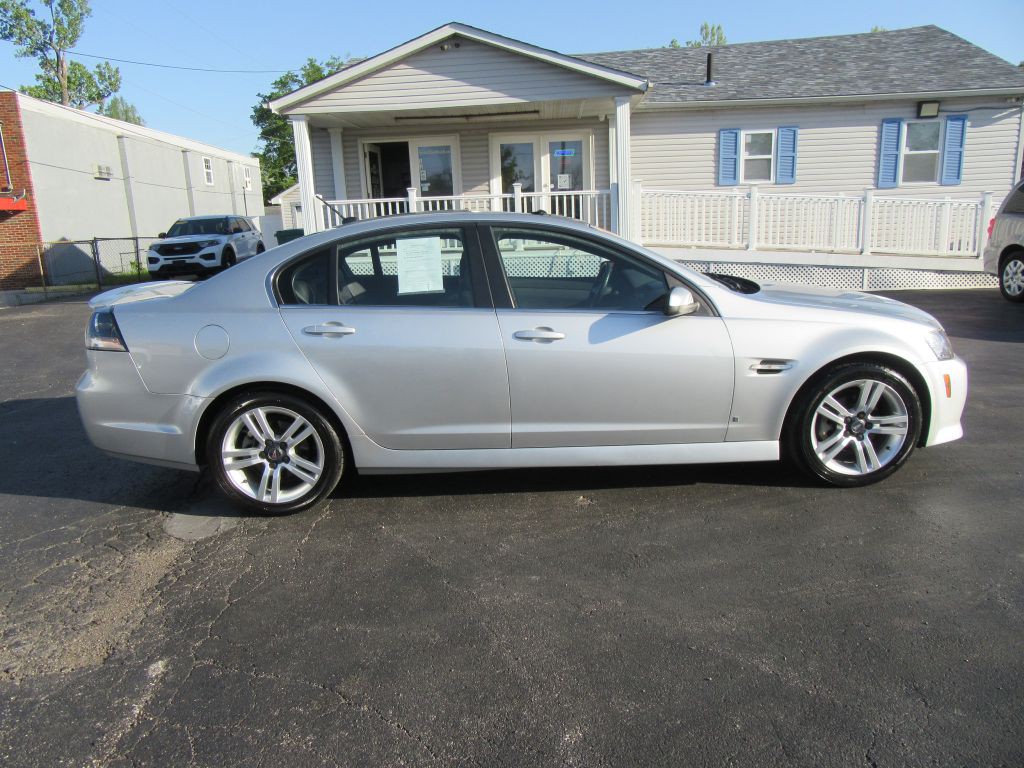 2009 Pontiac G8 Image 10