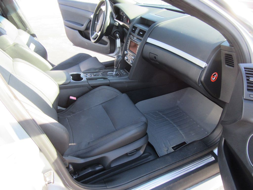 2009 Pontiac G8 Image 15