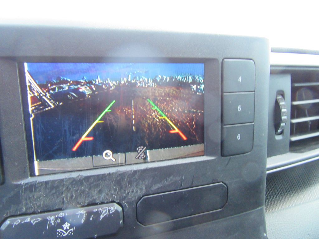 2020 Ford Explorer Image 17