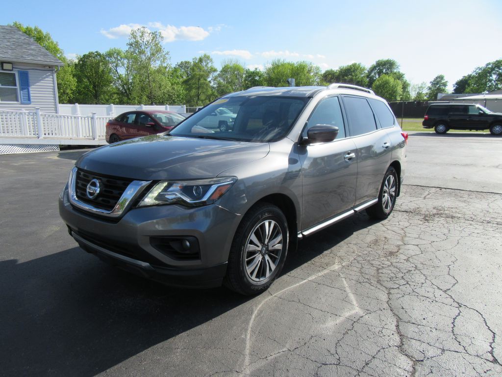 2017 Nissan Pathfinder Image 1