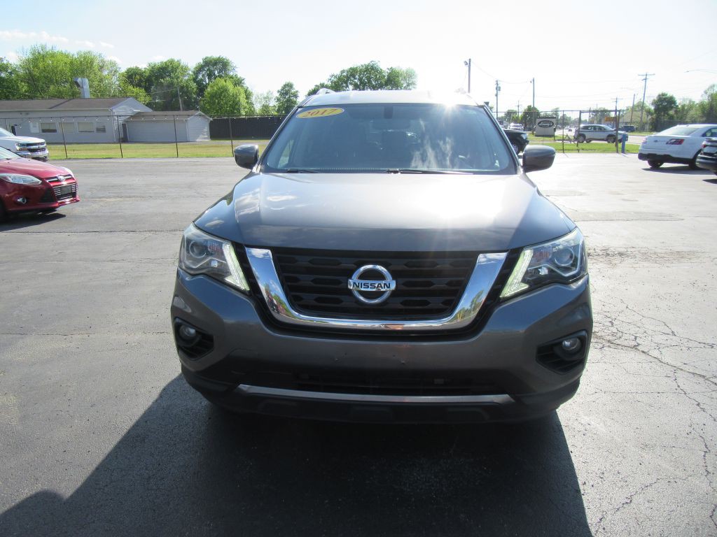 2017 Nissan Pathfinder Image 2