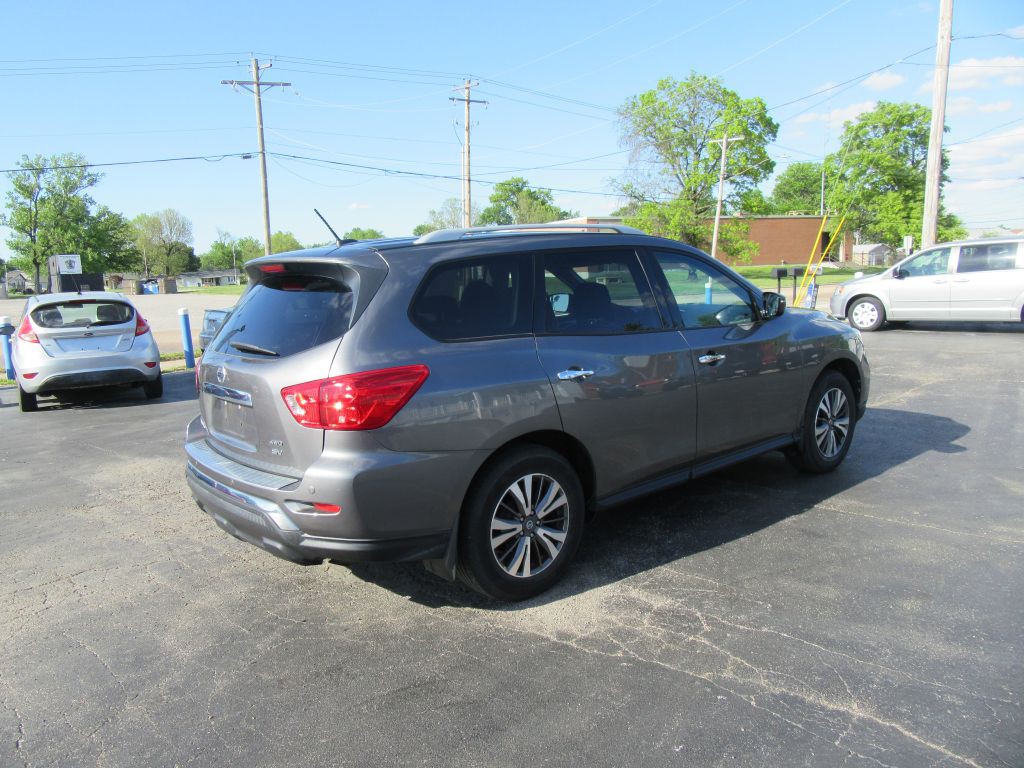 2017 Nissan Pathfinder Image 5