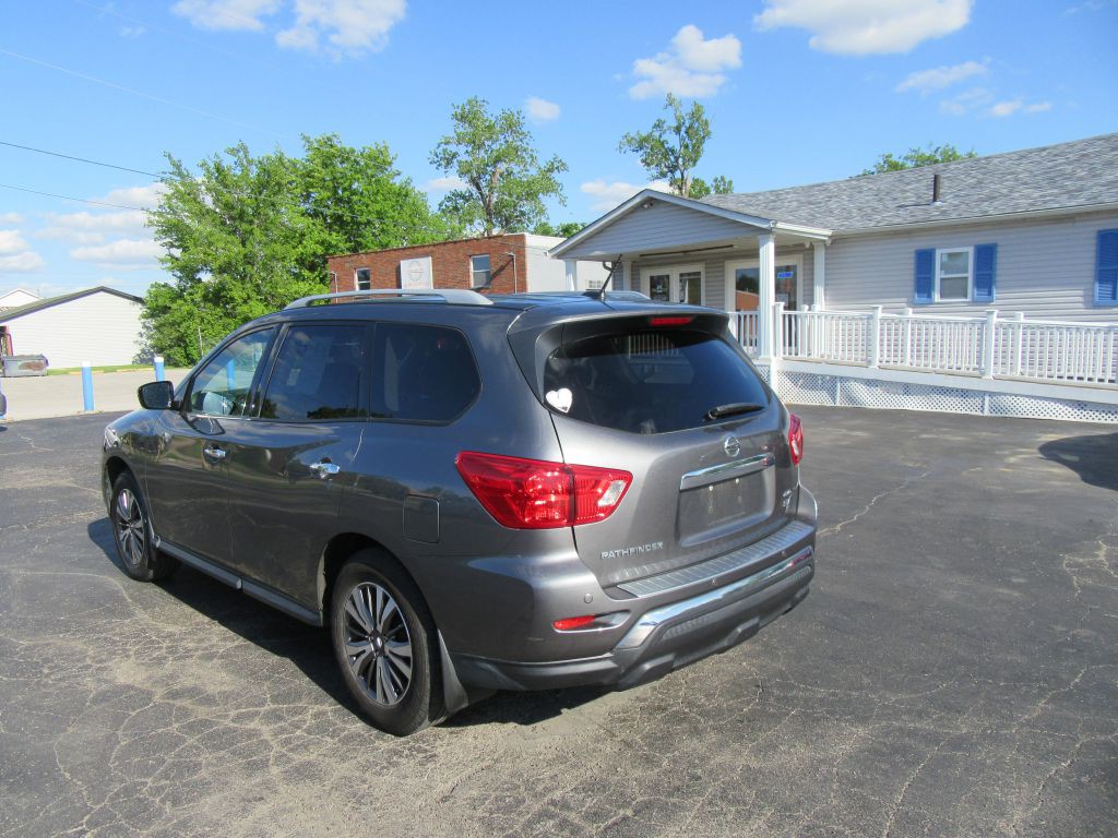 2017 Nissan Pathfinder Image 8