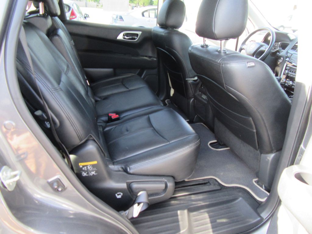 2017 Nissan Pathfinder Image 14
