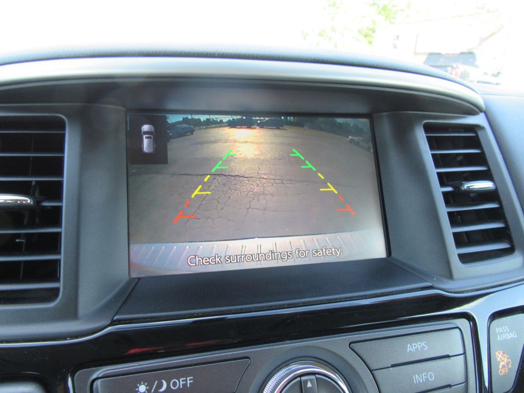 2017 Nissan Pathfinder Image 21