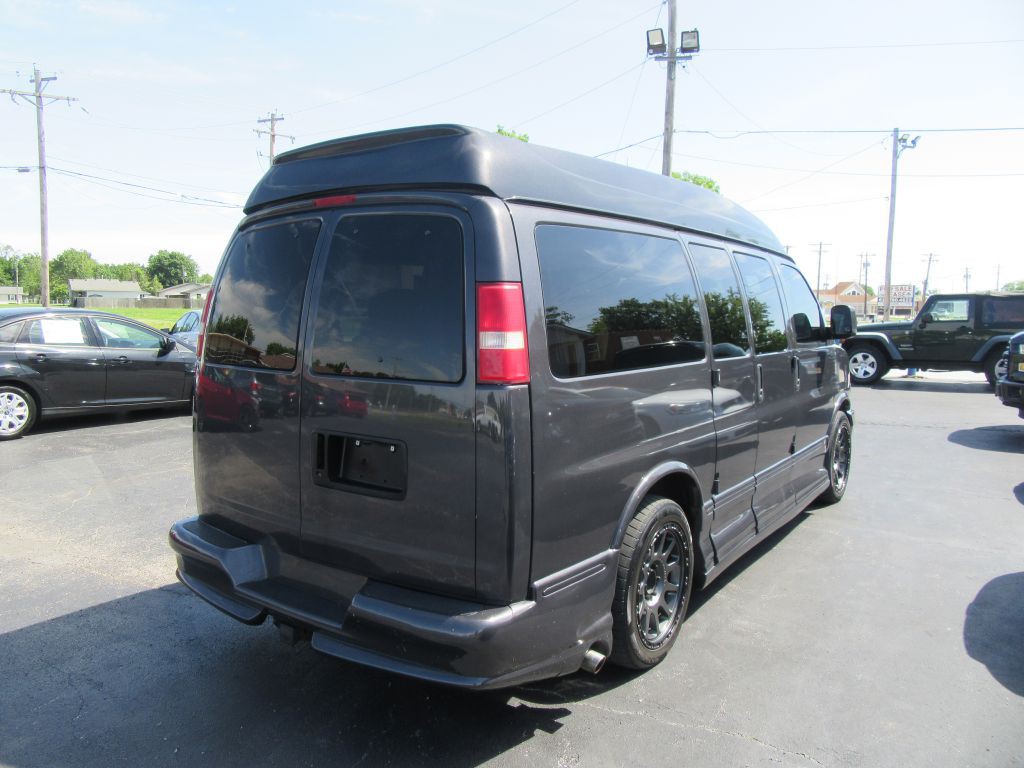 2004 Chevrolet Express Image 4