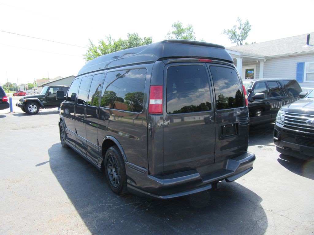 2004 Chevrolet Express Image 6