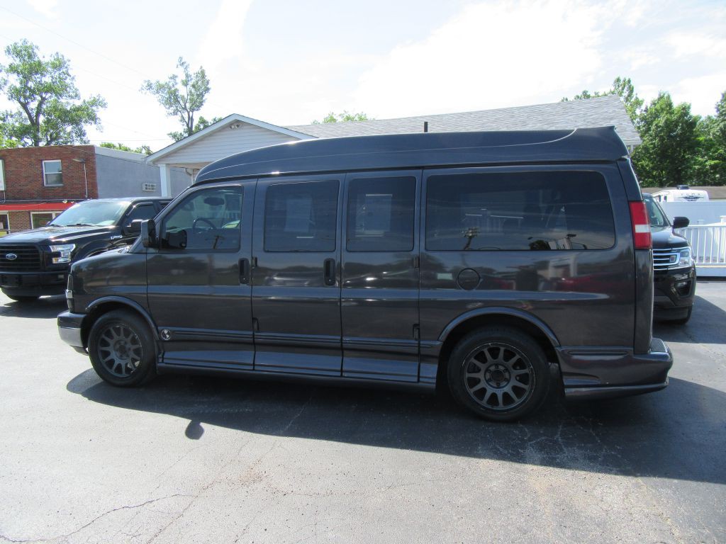 2004 Chevrolet Express Image 7