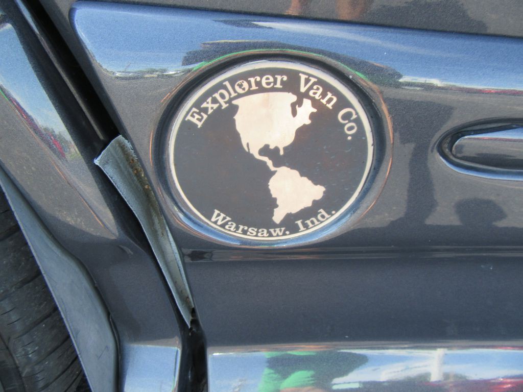 2004 Chevrolet Express Image 8