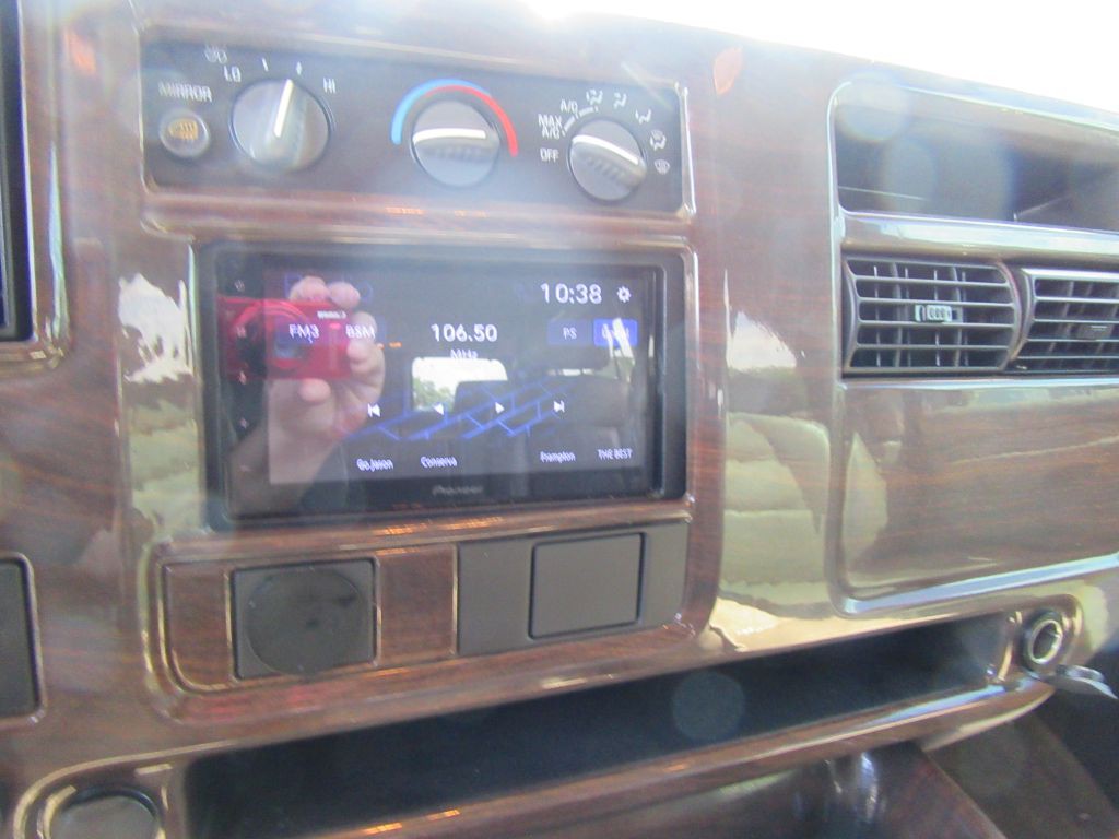 2004 Chevrolet Express Image 11
