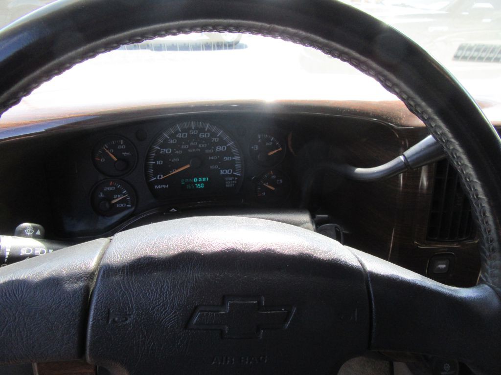 2004 Chevrolet Express Image 12