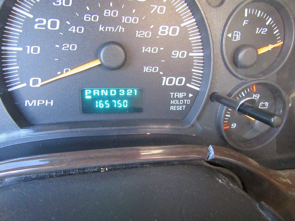 2004 Chevrolet Express Image 13