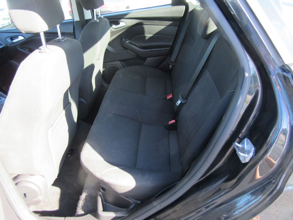 2015 Ford Focus Image 11