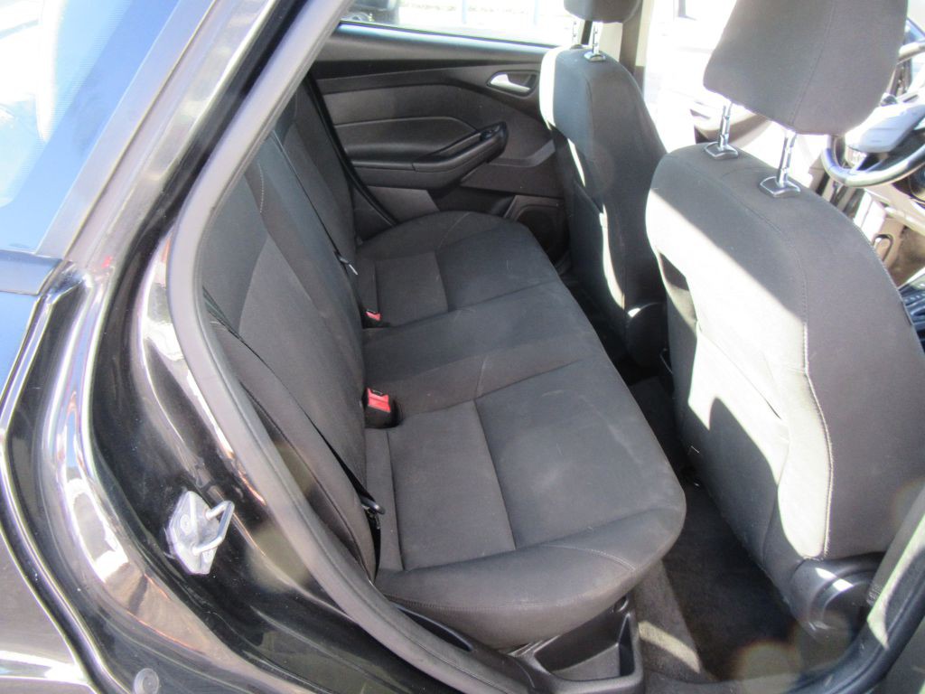 2015 Ford Focus Image 12