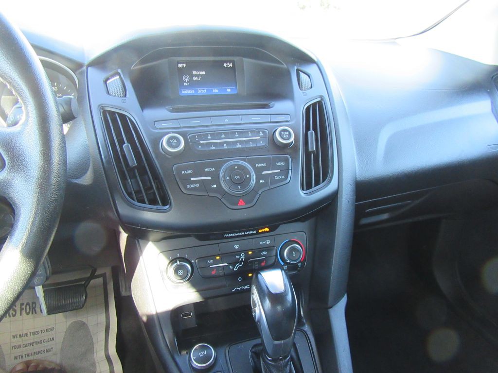 2015 Ford Focus Image 16