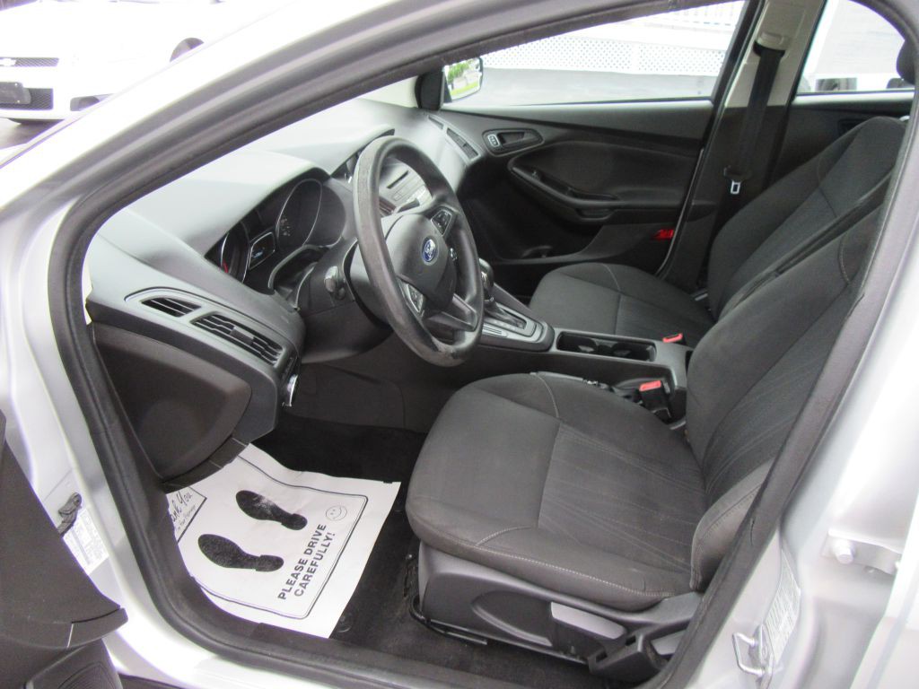 2016 Ford Focus Image 8