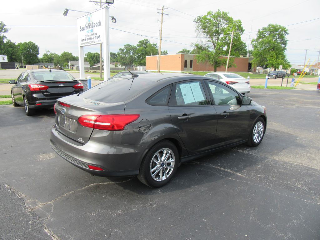 2016 Ford Focus Image 4