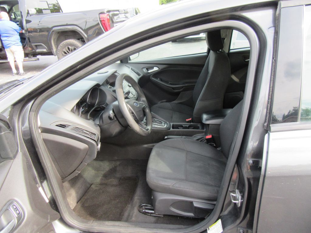 2016 Ford Focus Image 7