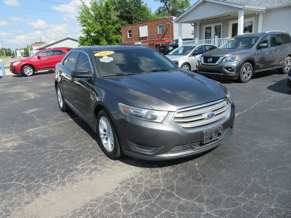 2015 Ford Taurus Image 3