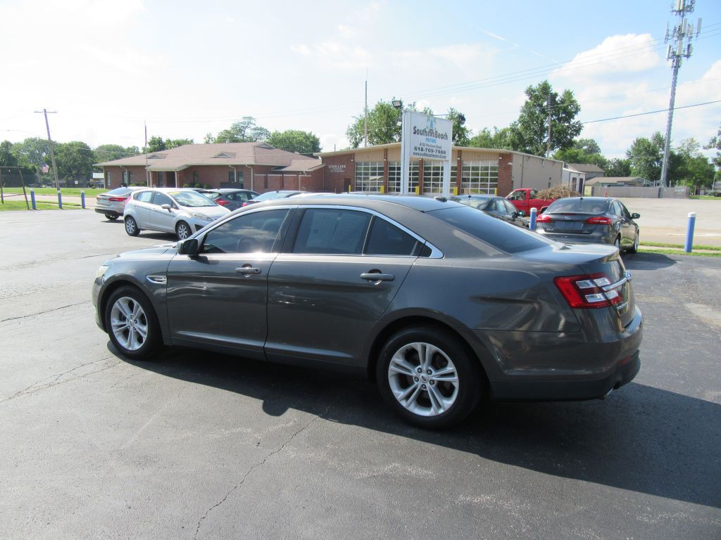 2015 Ford Taurus Image 8