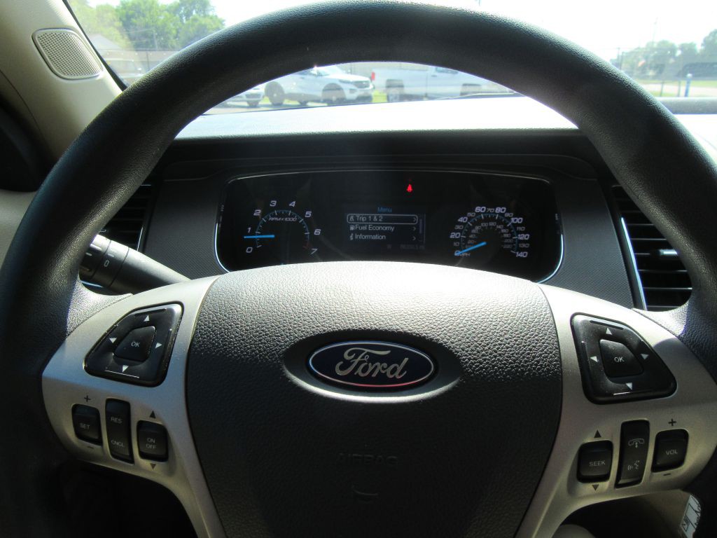 2015 Ford Taurus Image 13