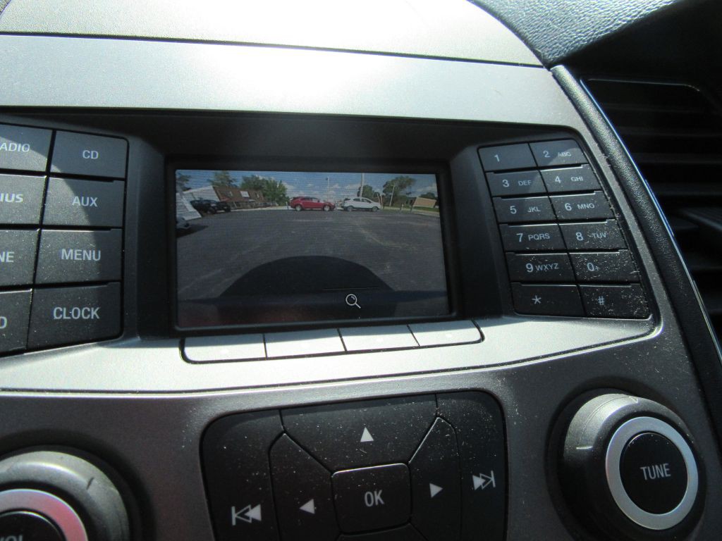 2015 Ford Taurus Image 16