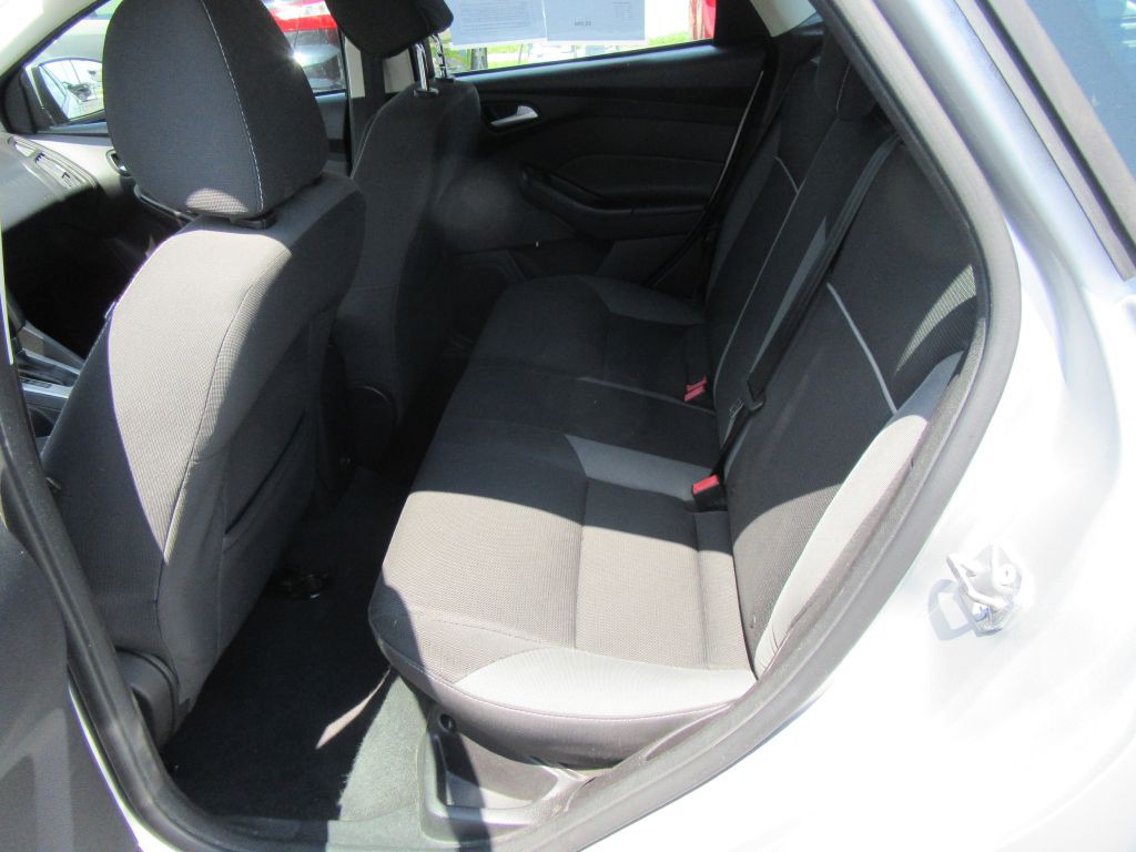 2014 Ford Focus Image 9