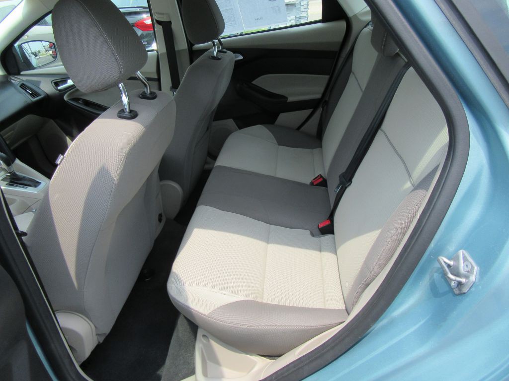 2012 Ford Focus Image 9