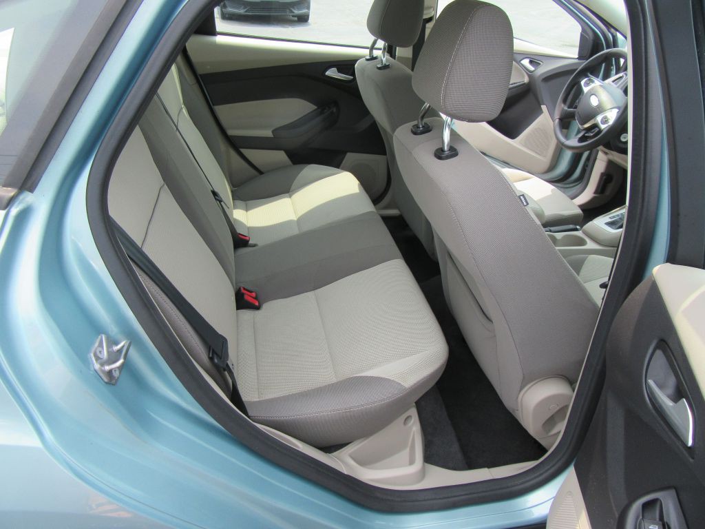 2012 Ford Focus Image 10