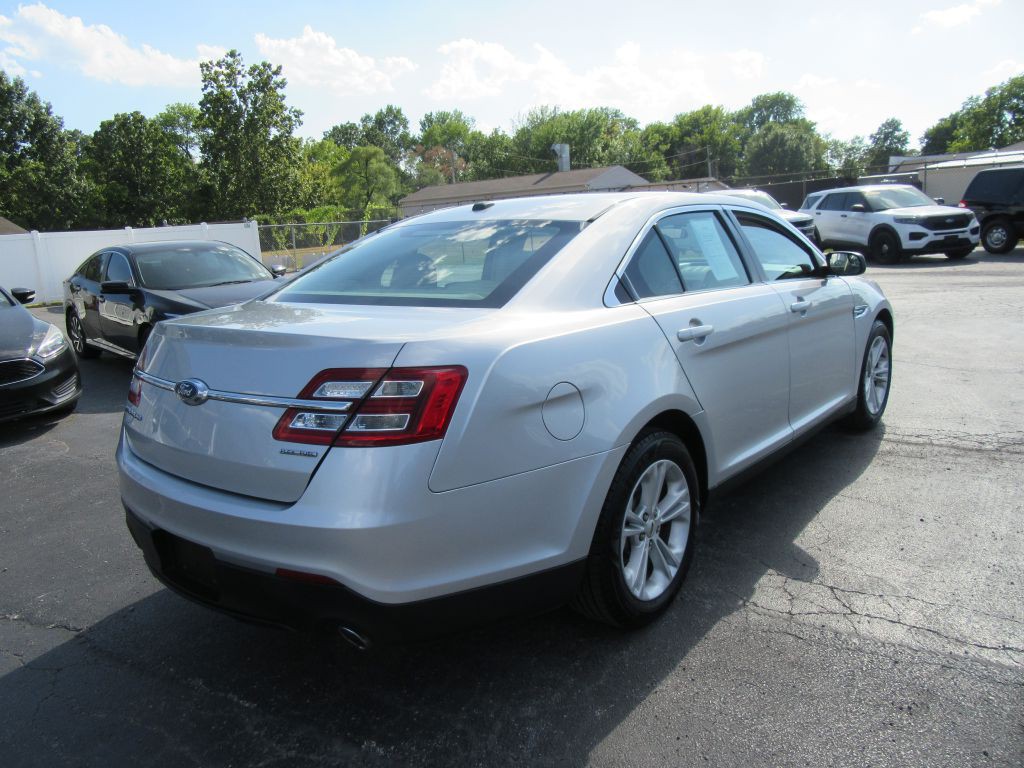 2018 Ford Taurus Image 6