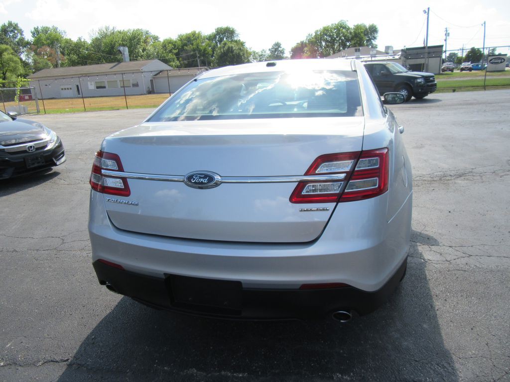2018 Ford Taurus Image 7