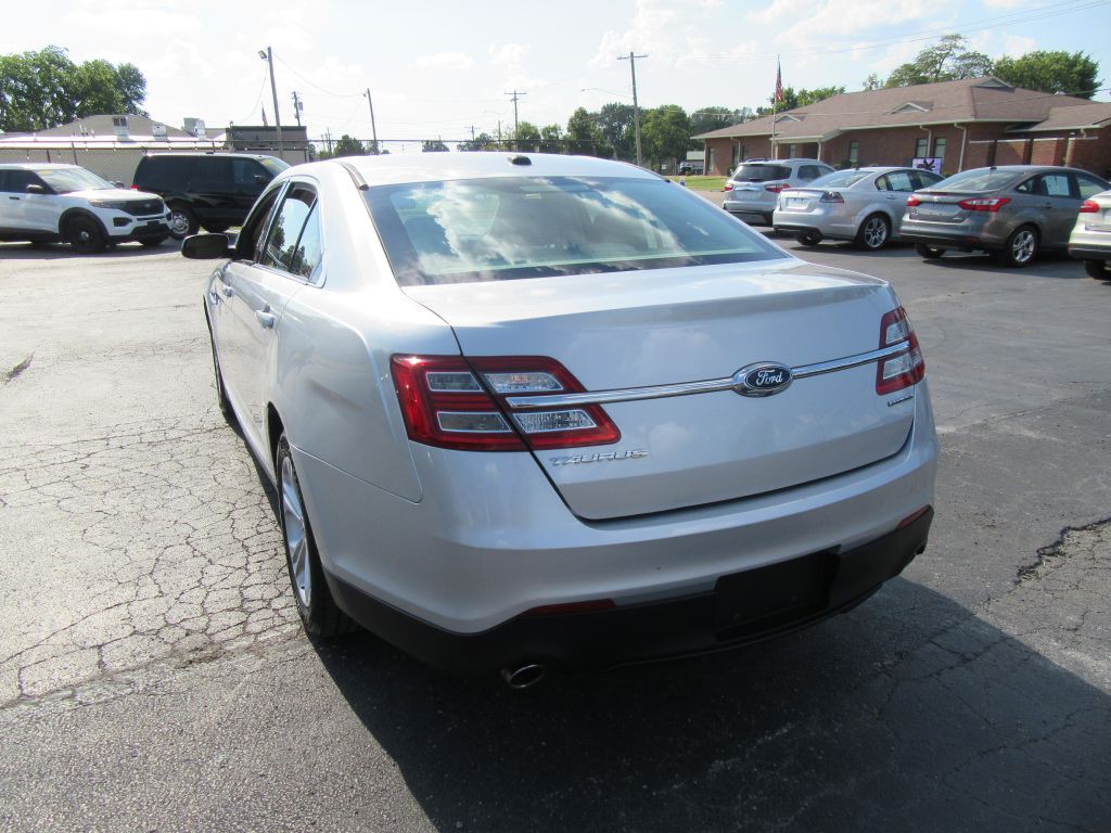 2018 Ford Taurus Image 9