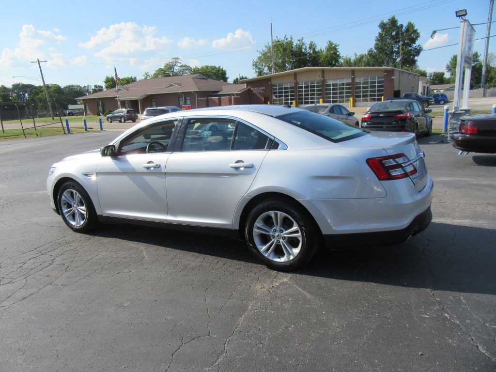 2018 Ford Taurus Image 10