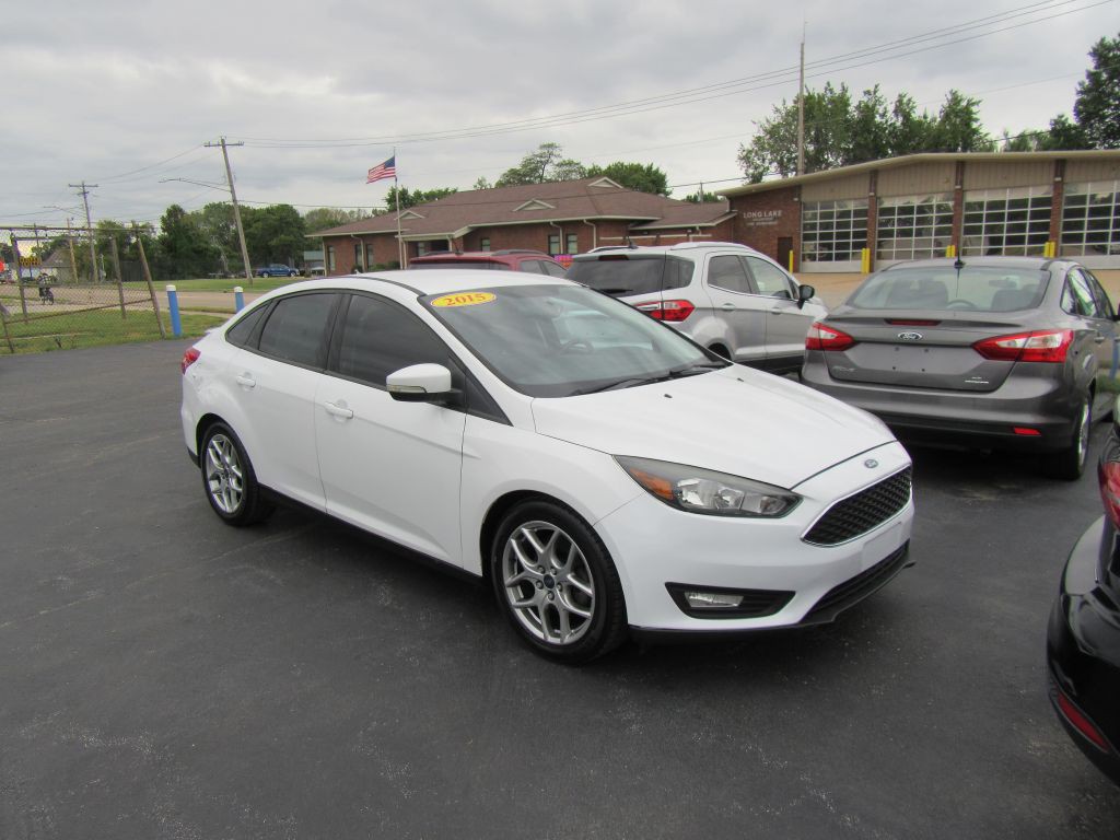 2015 Ford Focus Image 1