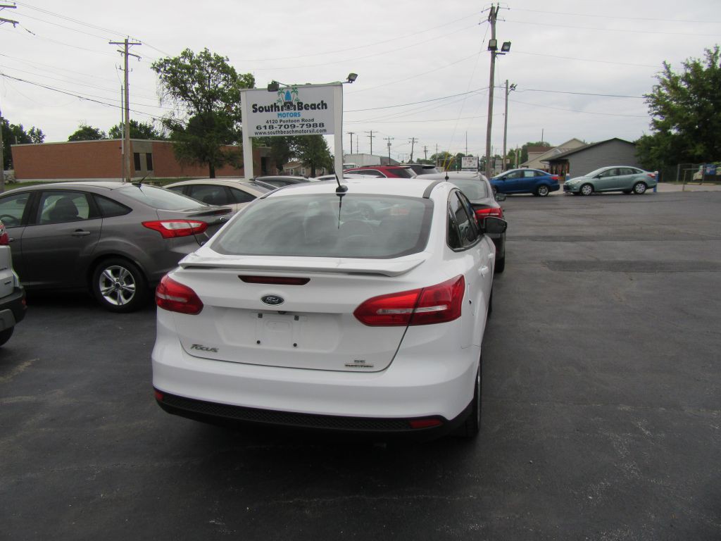 2015 Ford Focus Image 4