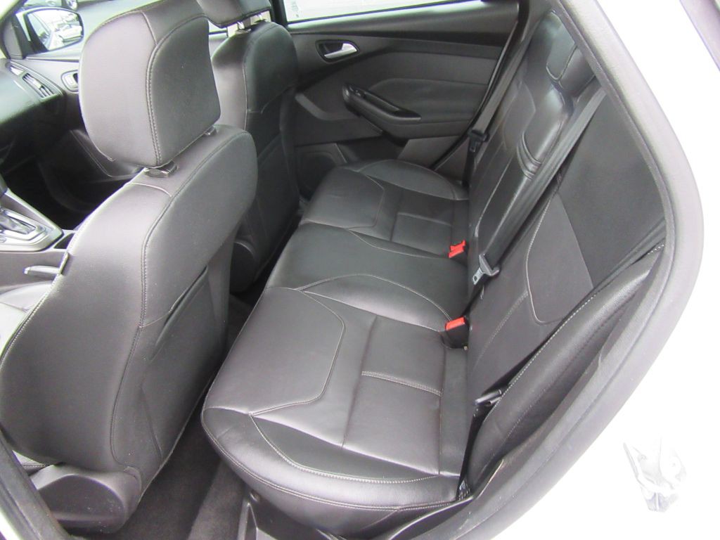 2015 Ford Focus Image 9