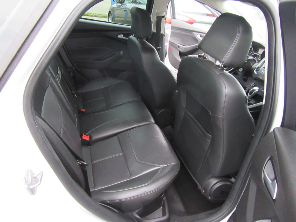 2015 Ford Focus Image 10